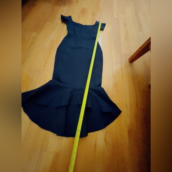 Lulu's Off-the-Shoulder sweetheart neckline stretch Midi Dress Sz M - Picture 13 of 13